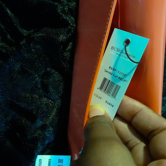 BCBG wallet - Picture 2 of 5